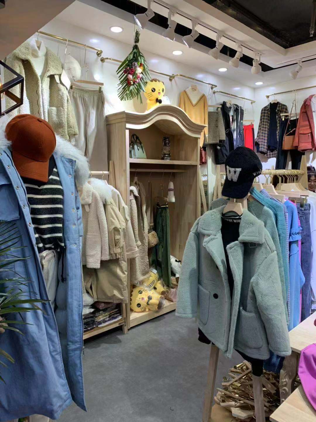 店」-富锦市千城品牌女装连锁地址 - 千城女装(广州)时尚服饰有限公司